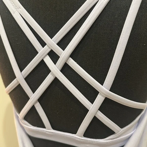 Lululemon Light Blue Strappy Back Tank Top – Size 4 - Picture 2 of 7